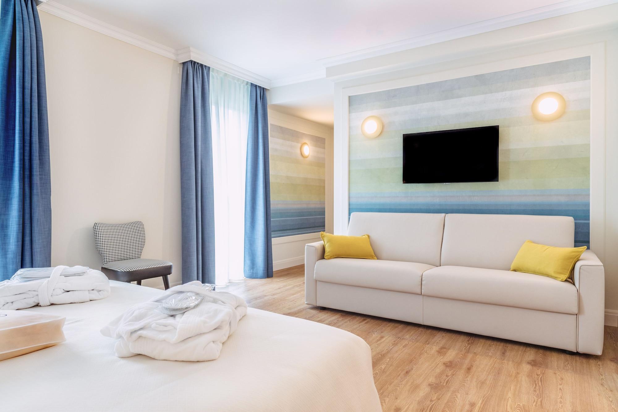 Sky Pool Sole Garda 4* Garda (Verona)
