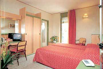 Sky Pool Sole Garda Hotel 4*